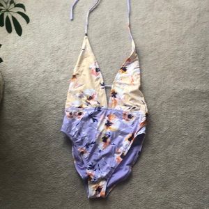 One-piece bathing suit